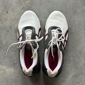 ASICS women golf shoes